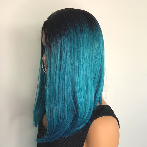 Very Pretty 16” Ombre Turquoise Blue Angled Bob Synthetic Lace Front Wig - Picture 7 of 8